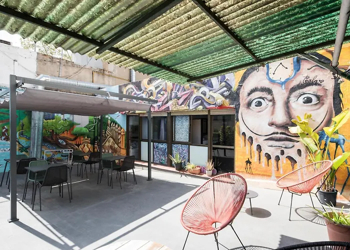 No Limit Hostel Graffiti Barcelona